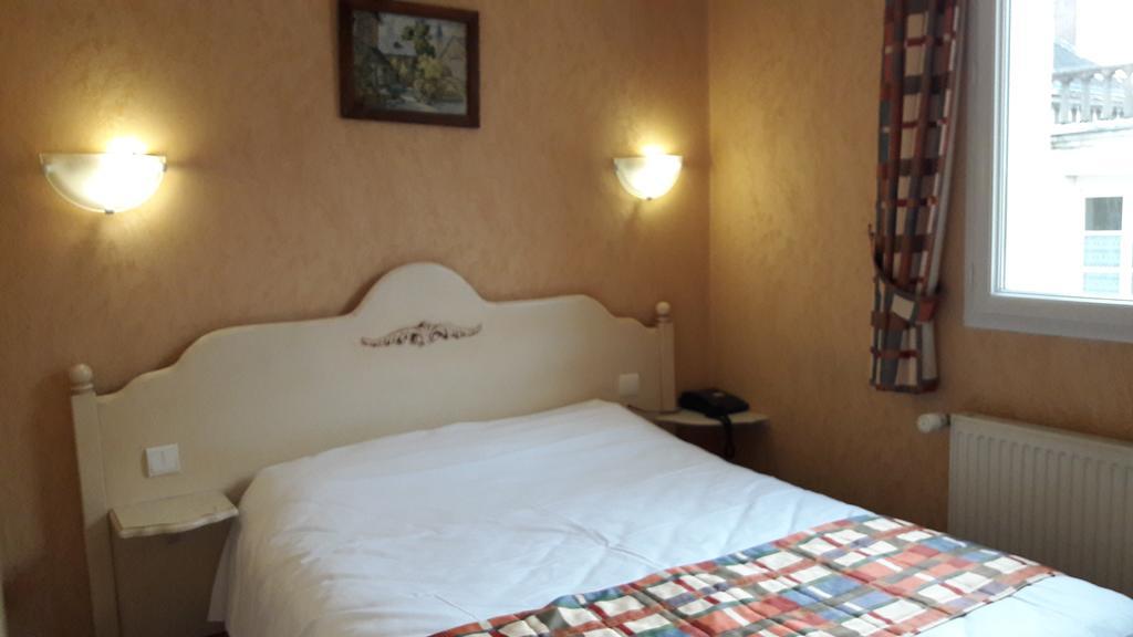 Hotel Au Lion D'Or Nogent-le-Rotrou Εξωτερικό φωτογραφία